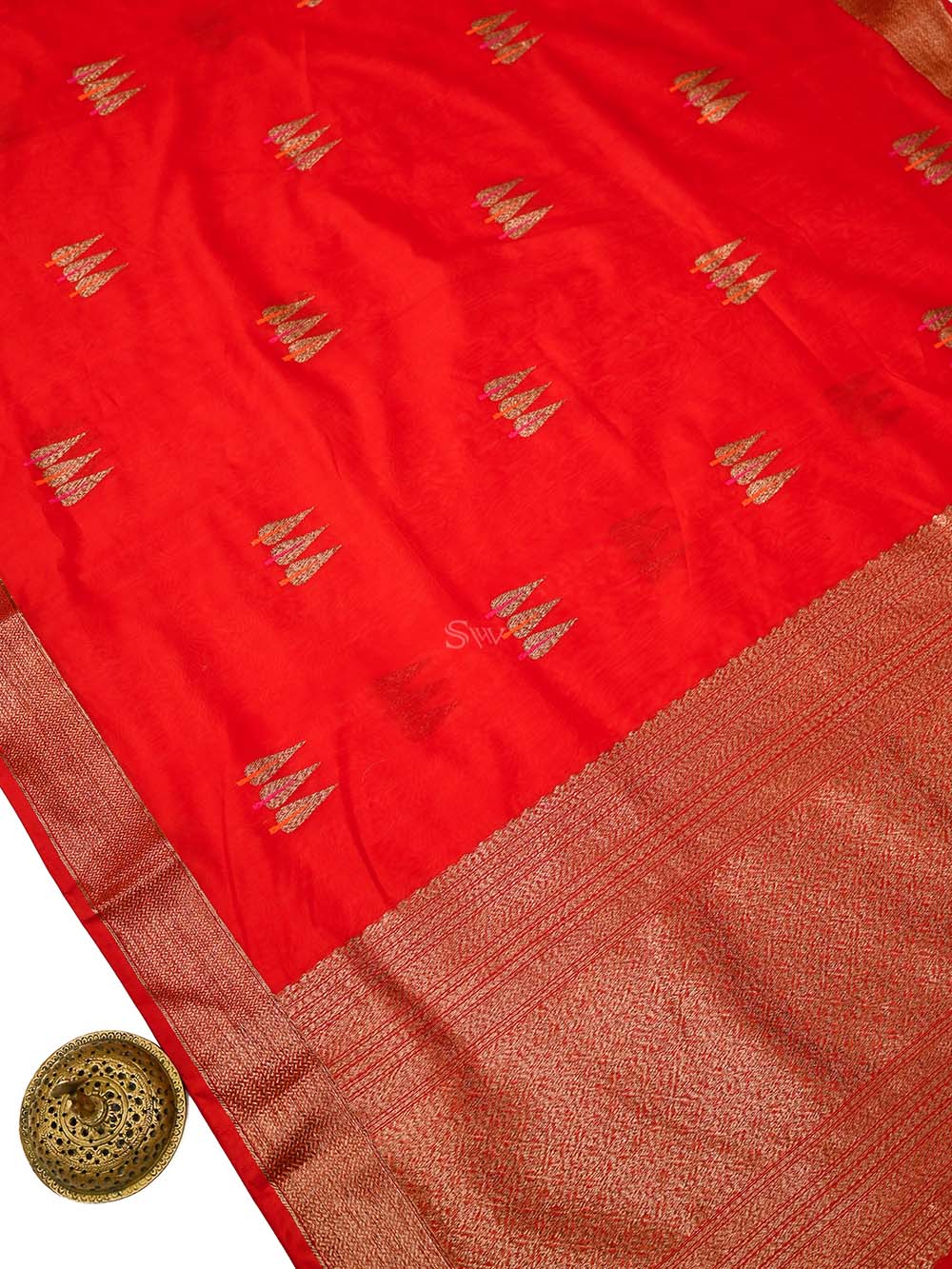 Red Booti Chanderi Silk Handloom Banarasi Saree - Sacred Weaves