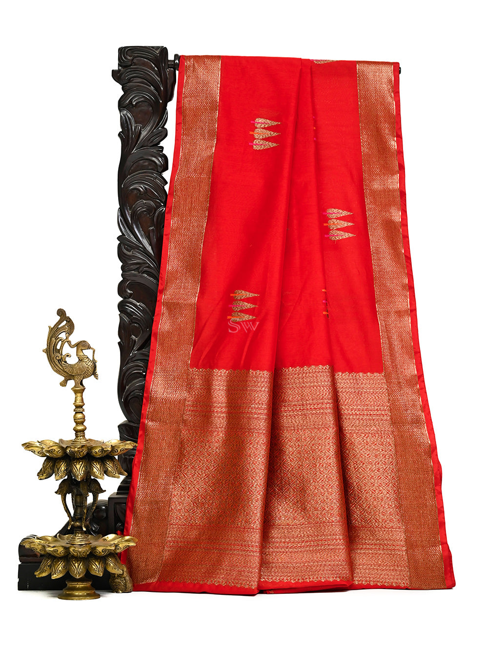 Red Booti Chanderi Silk Handloom Banarasi Saree - Sacred Weaves