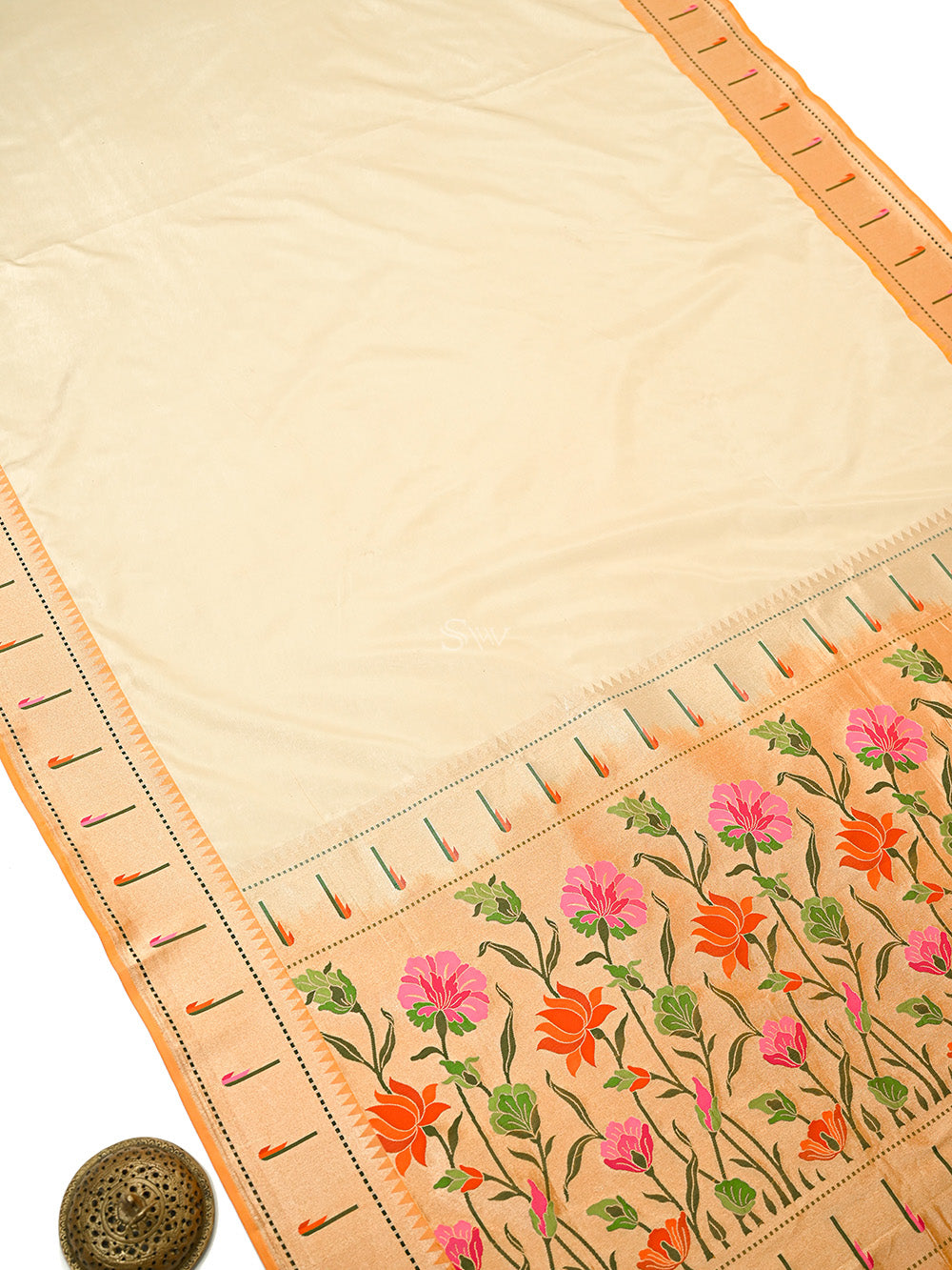 Cream Plain Paithani Katan Silk Handloom Banarasi Saree - Sacred Weaves