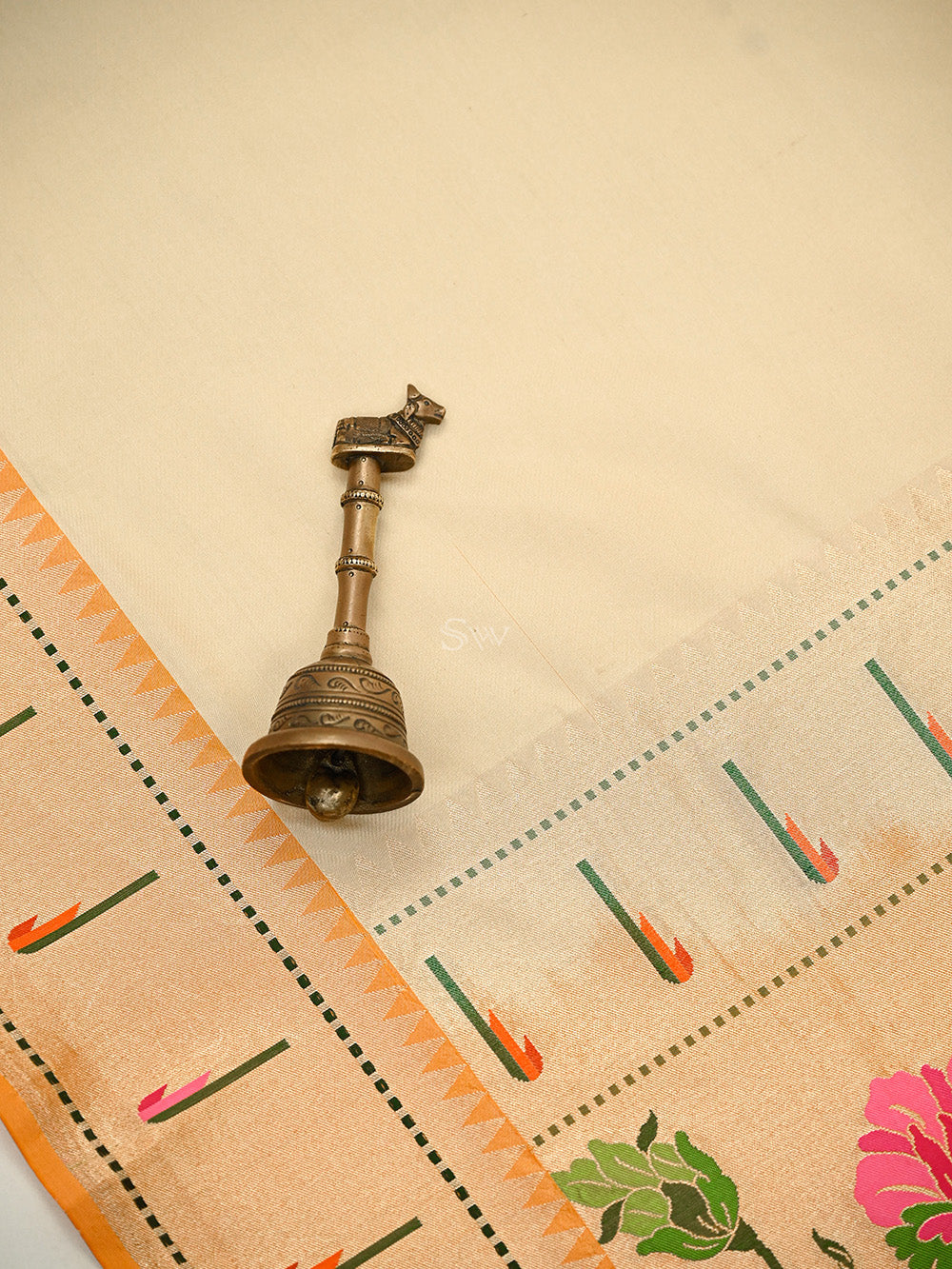 Cream Plain Paithani Katan Silk Handloom Banarasi Saree - Sacred Weaves