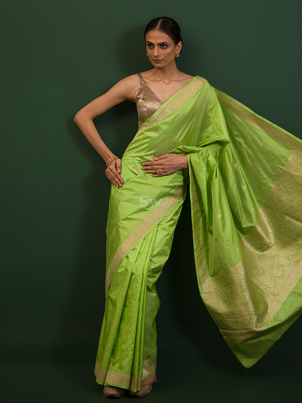 Green Booti Katan Silk Handloom Banarasi Saree - Sacred Weaves