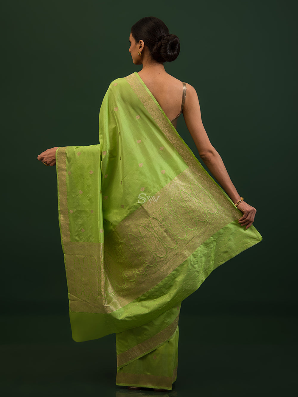 Green Booti Katan Silk Handloom Banarasi Saree - Sacred Weaves