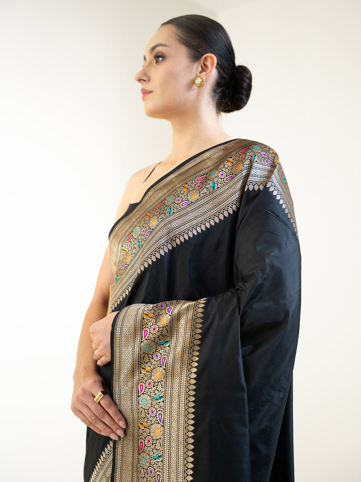 Black Plain Meenakari Katan Silk Handloom Banarasi Saree - Sacred Weaves