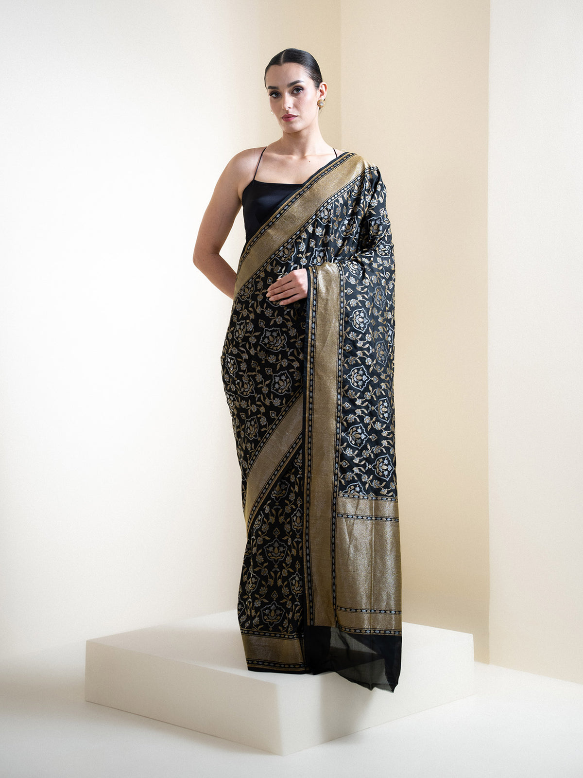 Black Sona Roopa Jaal Katan Silk Handloom Banarasi Saree - Sacred Weaves