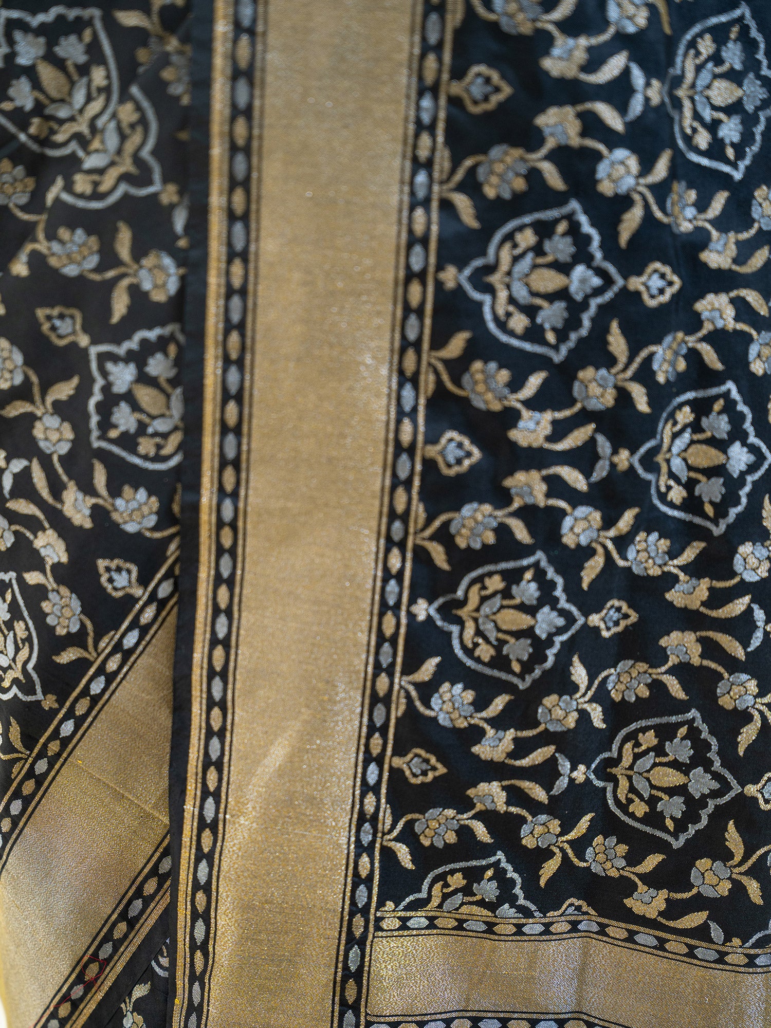 Black Jaal Katan Silk Handloom Banarasi Saree - Sacred Weaves