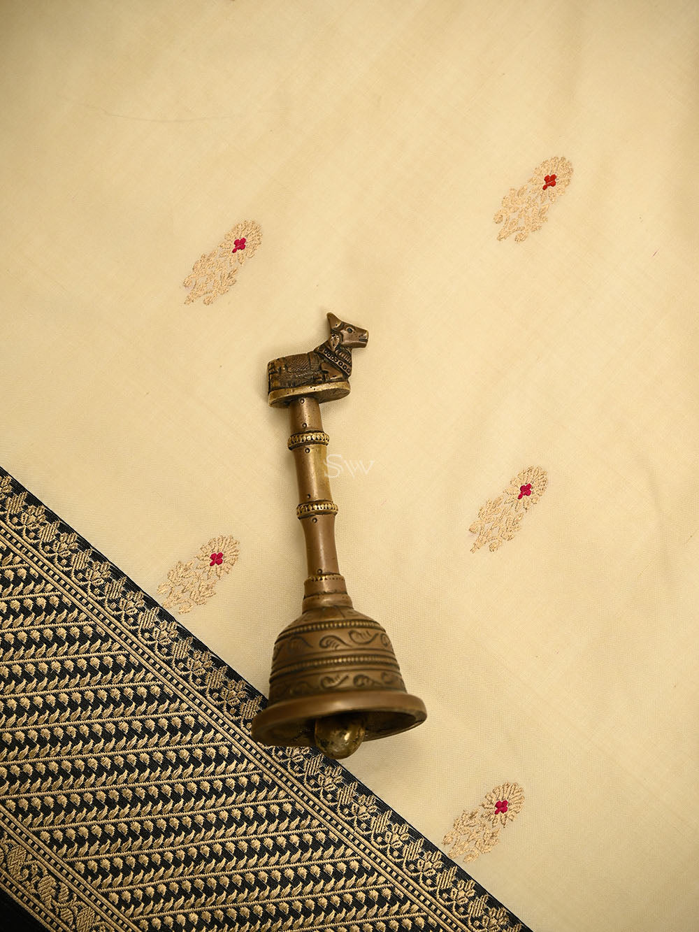 Beige Meenakari Booti Katan Silk Handloom Banarasi Saree - Sacred Weaves