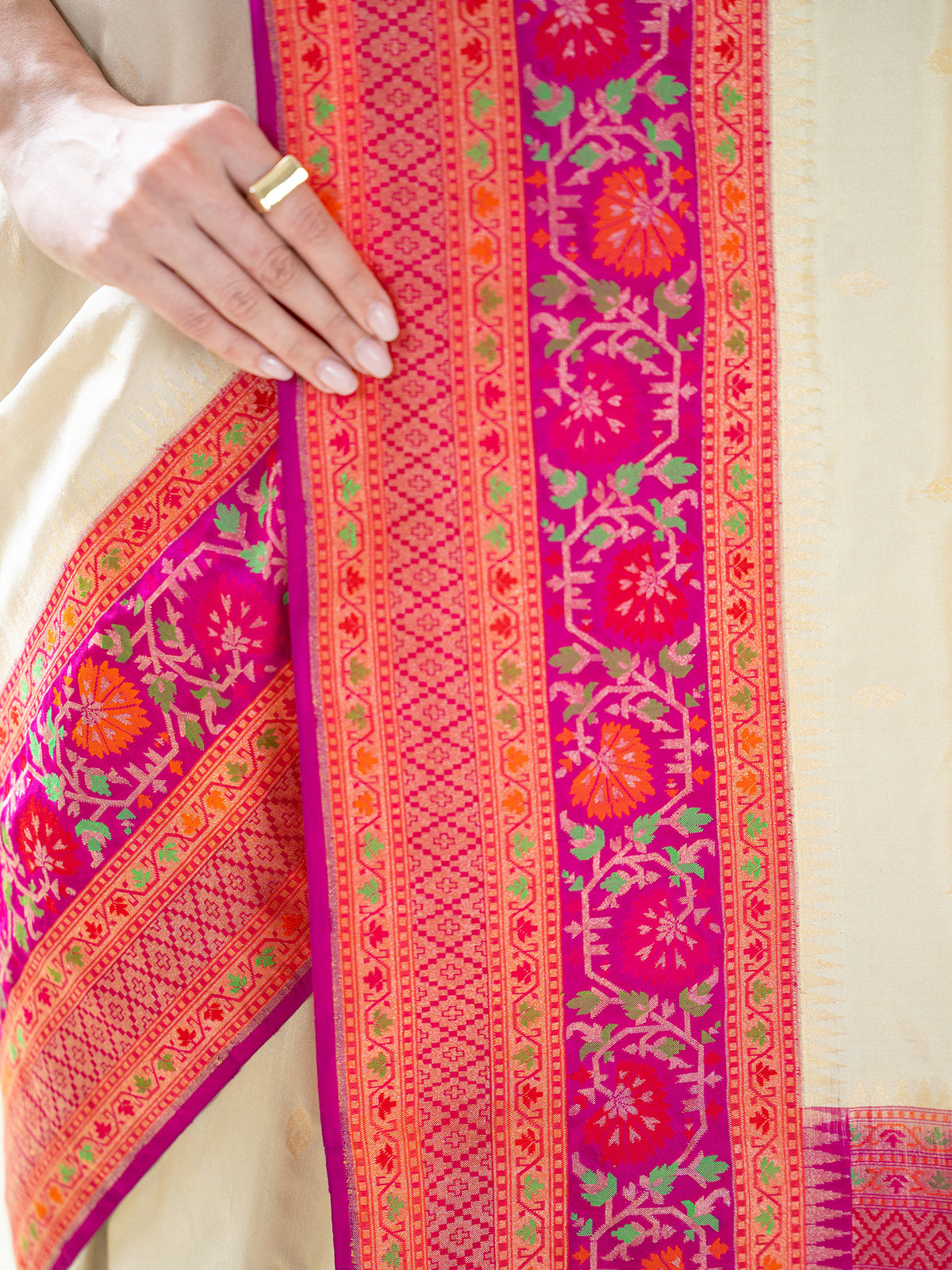 Cream Booti Katan Silk Handloom Banarasi Saree - Sacred Weaves