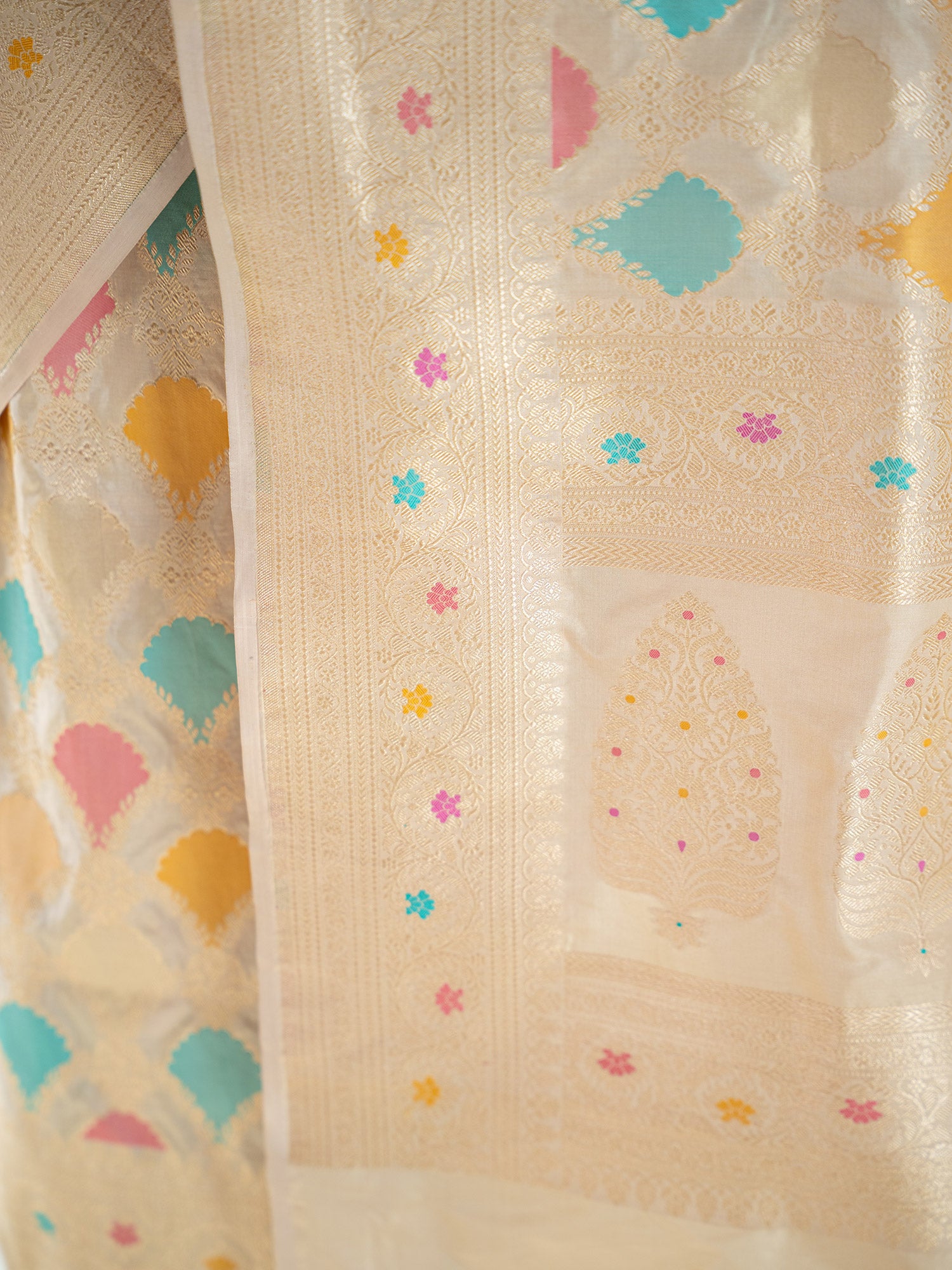 Cream Rangkat Katan Silk Handloom Banarasi Saree - Sacred Weaves