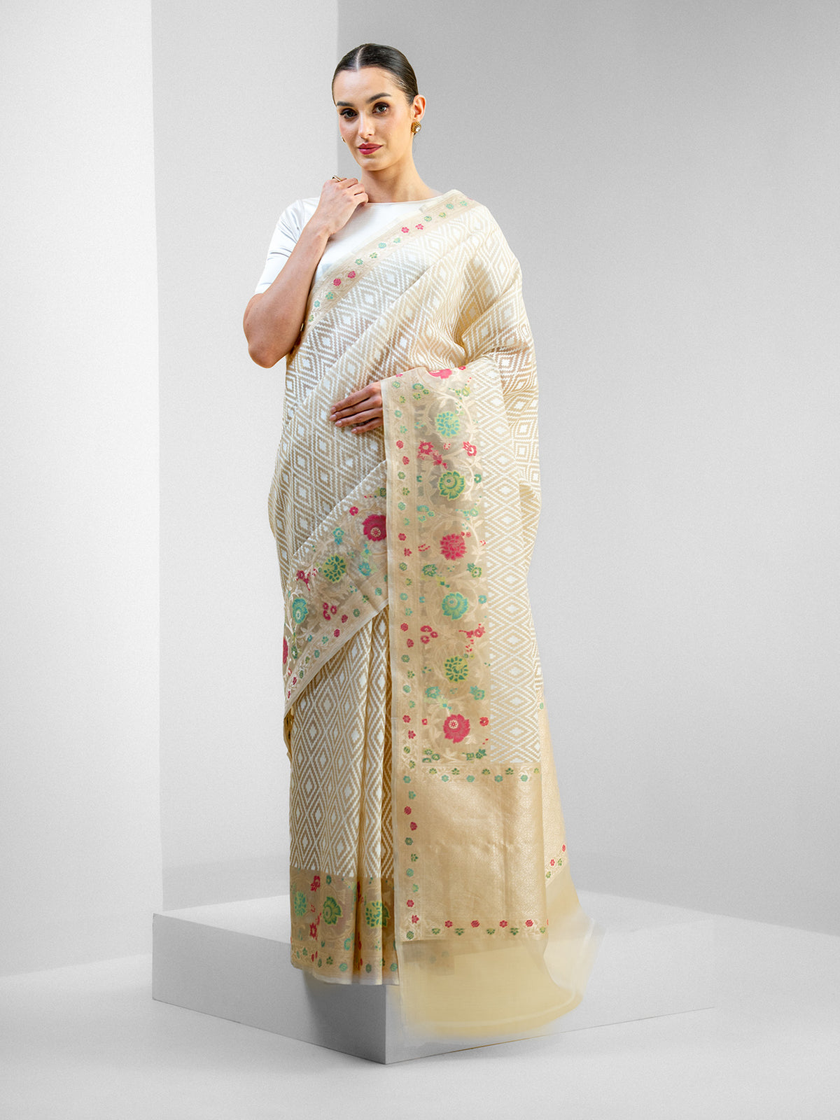 Cream Jaal Organza Handloom Banarasi Saree - Sacred Weaves