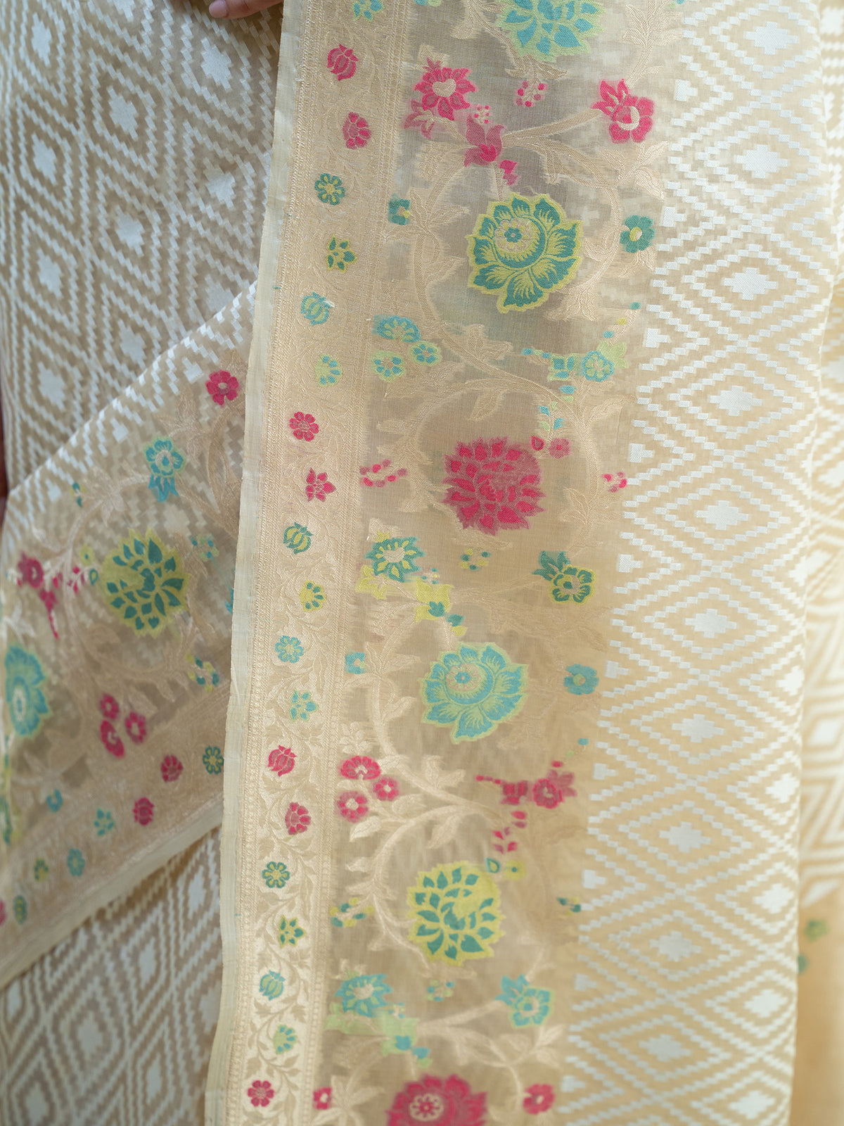 Cream Jaal Organza Handloom Banarasi Saree - Sacred Weaves