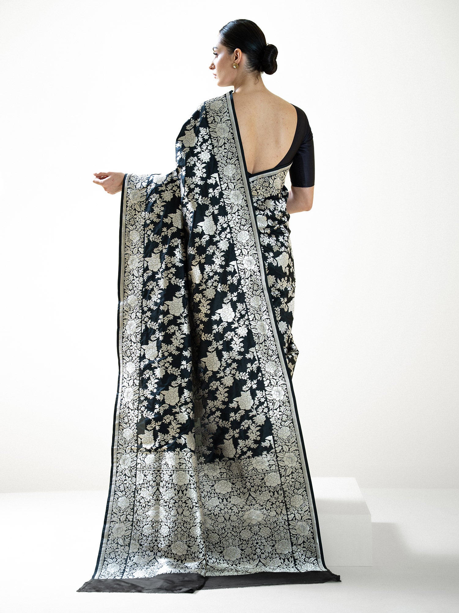 Black Jaal Katan Silk Handloom Banarasi Saree - Sacred Weaves