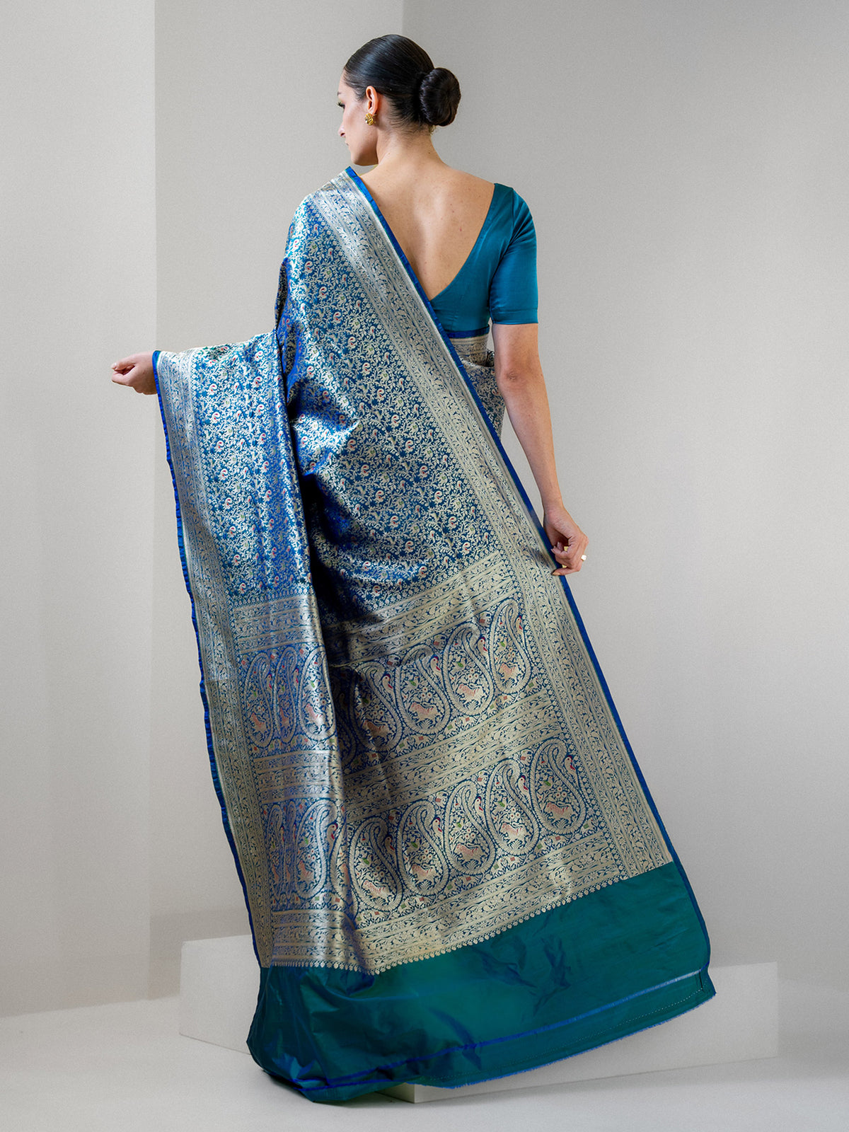 Blue Green Shikargah Katan Silk Handloom Banarasi Saree - Sacred Weaves