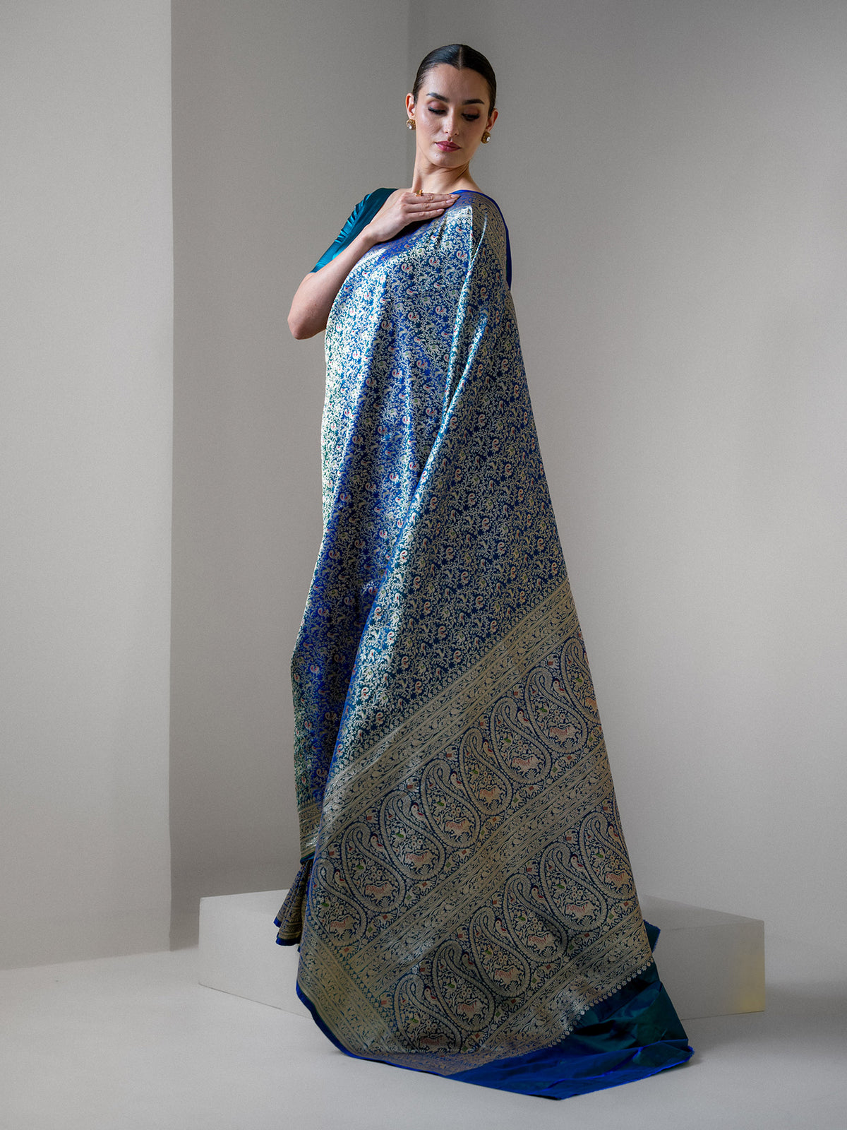 Blue Green Shikargah Katan Silk Handloom Banarasi Saree - Sacred Weaves
