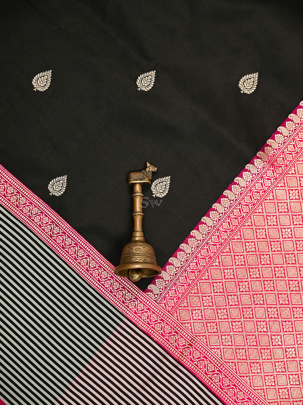 Black Booti Katan Silk Handloom Banarasi Saree - Sacred Weaves