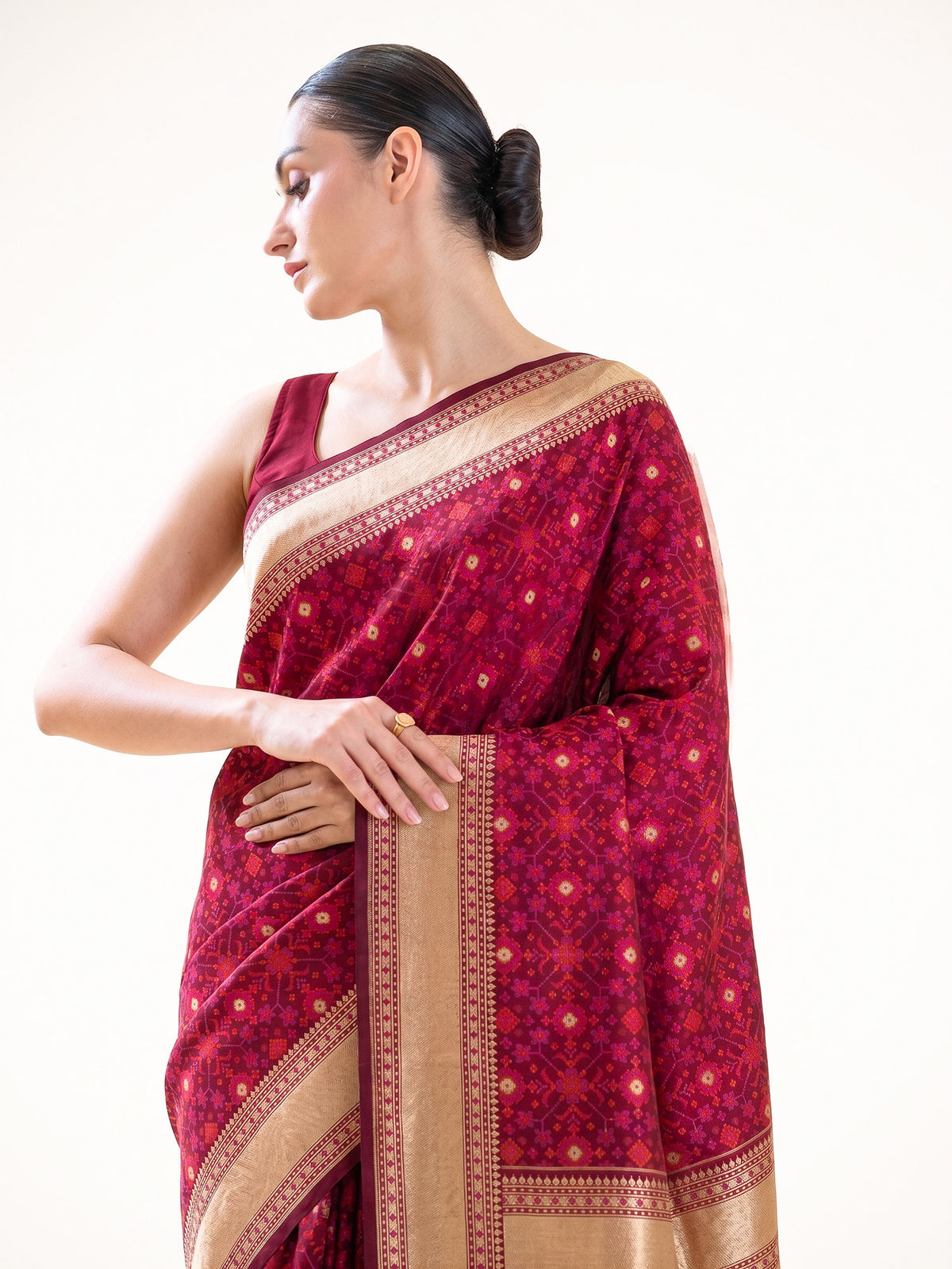 Dark Magenta Geometric Tanchoi Silk Handloom Banarasi Saree - Sacred Weaves