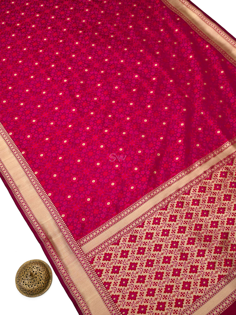Dark Magenta Geometric Tanchoi Silk Handloom Banarasi Saree - Sacred Weaves