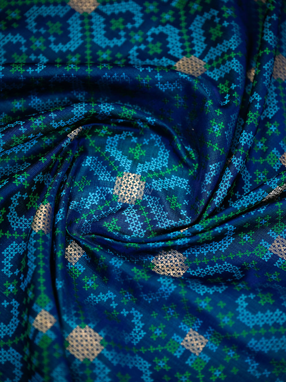 Blue Geometric Tanchoi Silk Handloom Banarasi Saree - Sacred Weaves