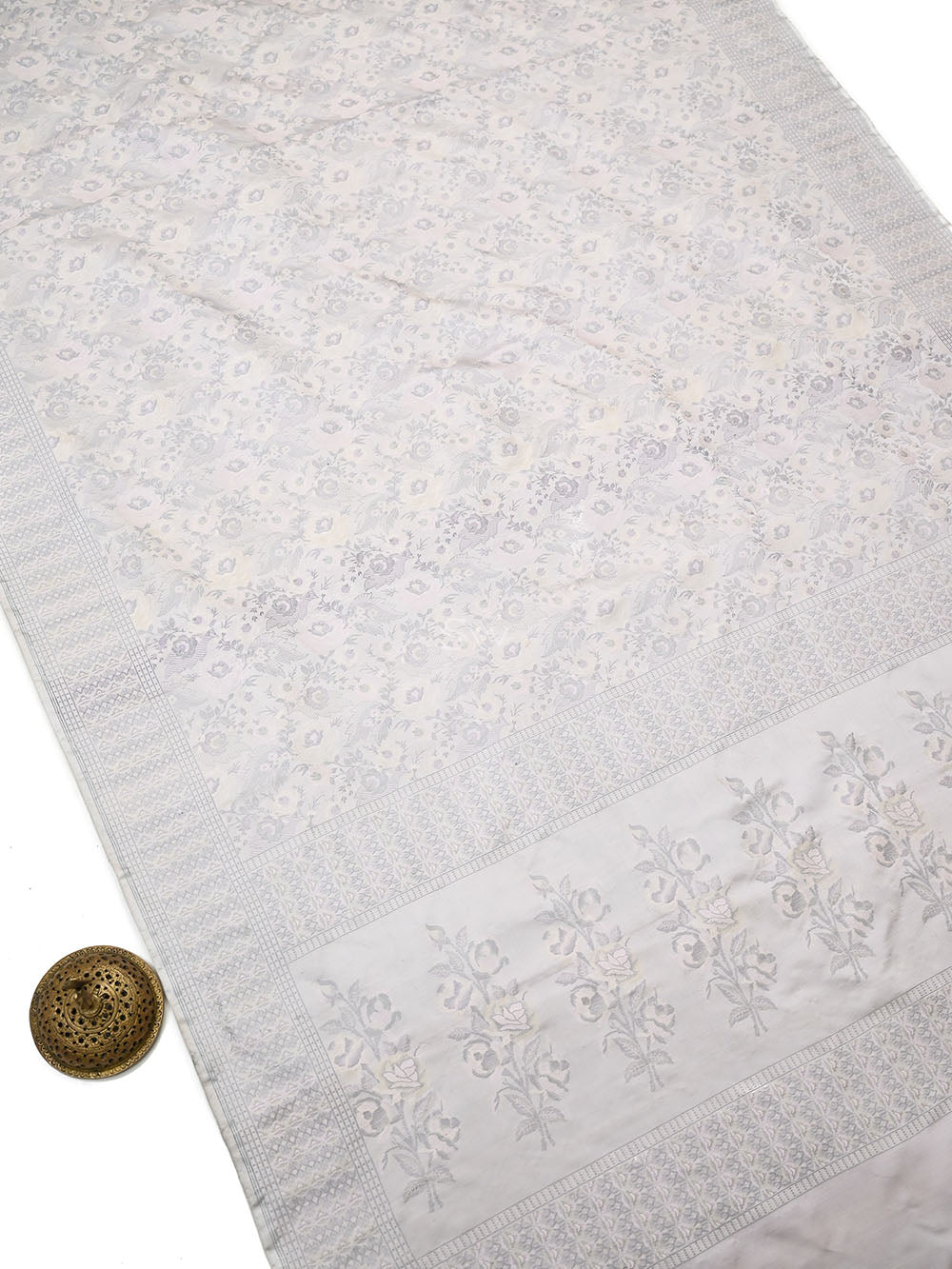 Light Grey Floral Jaal Tanchoi Silk Handloom Banarasi Saree - Sacred Weaves