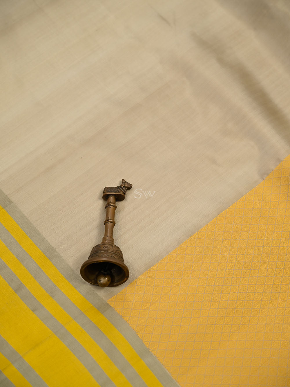 Pastel Olive Plain Katan Silk Handloom Banarasi Saree - Sacred Weaves