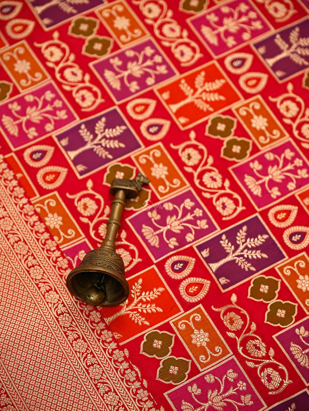 Red Jaal Rangkat Katan Silk Handloom Banarasi Saree - Sacred Weaves