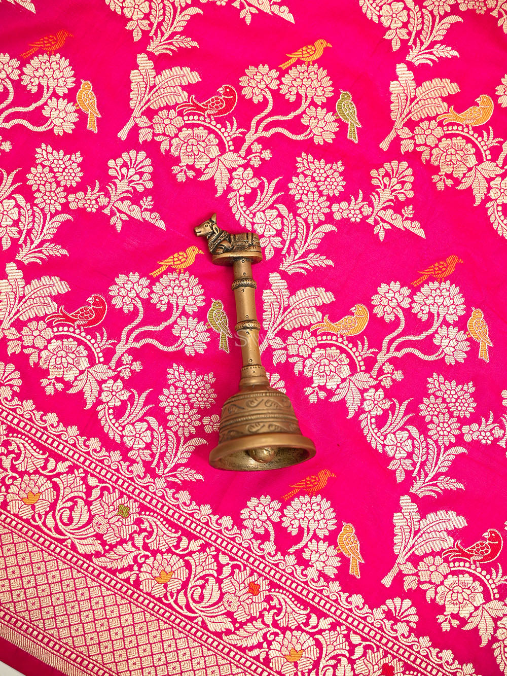 Pink Red Shikargah Meenakari Katan Silk Handloom Banarasi Saree - Sacred Weaves