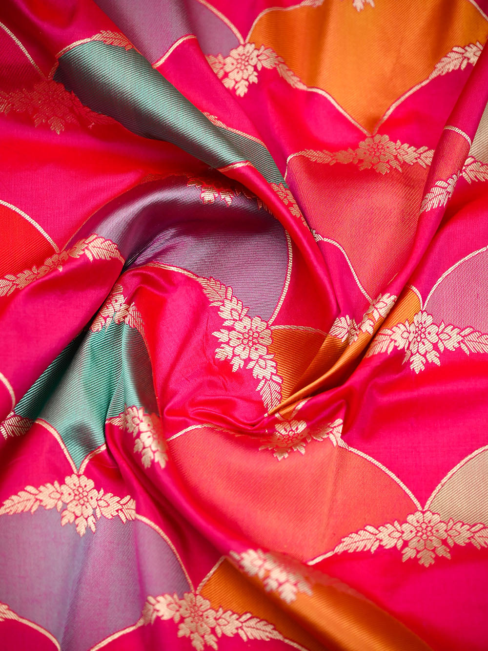 Pink Red Rangkat Jaal Katan Silk Handloom Banarasi Saree - Sacred Weaves