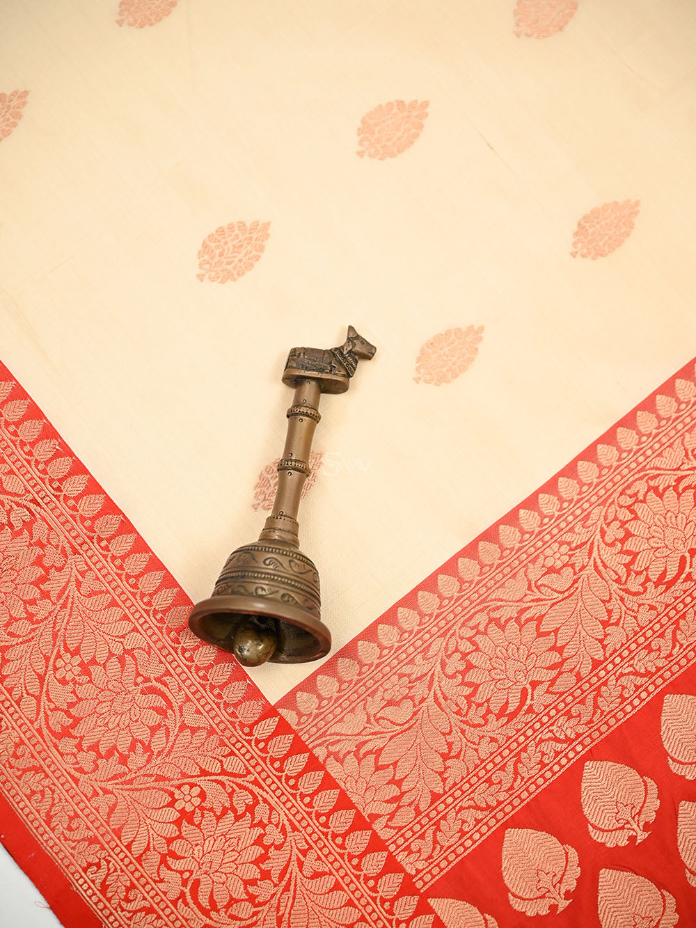 Beige Red Floral Boota Katan Silk Handloom Banarasi Saree - Sacred Weaves