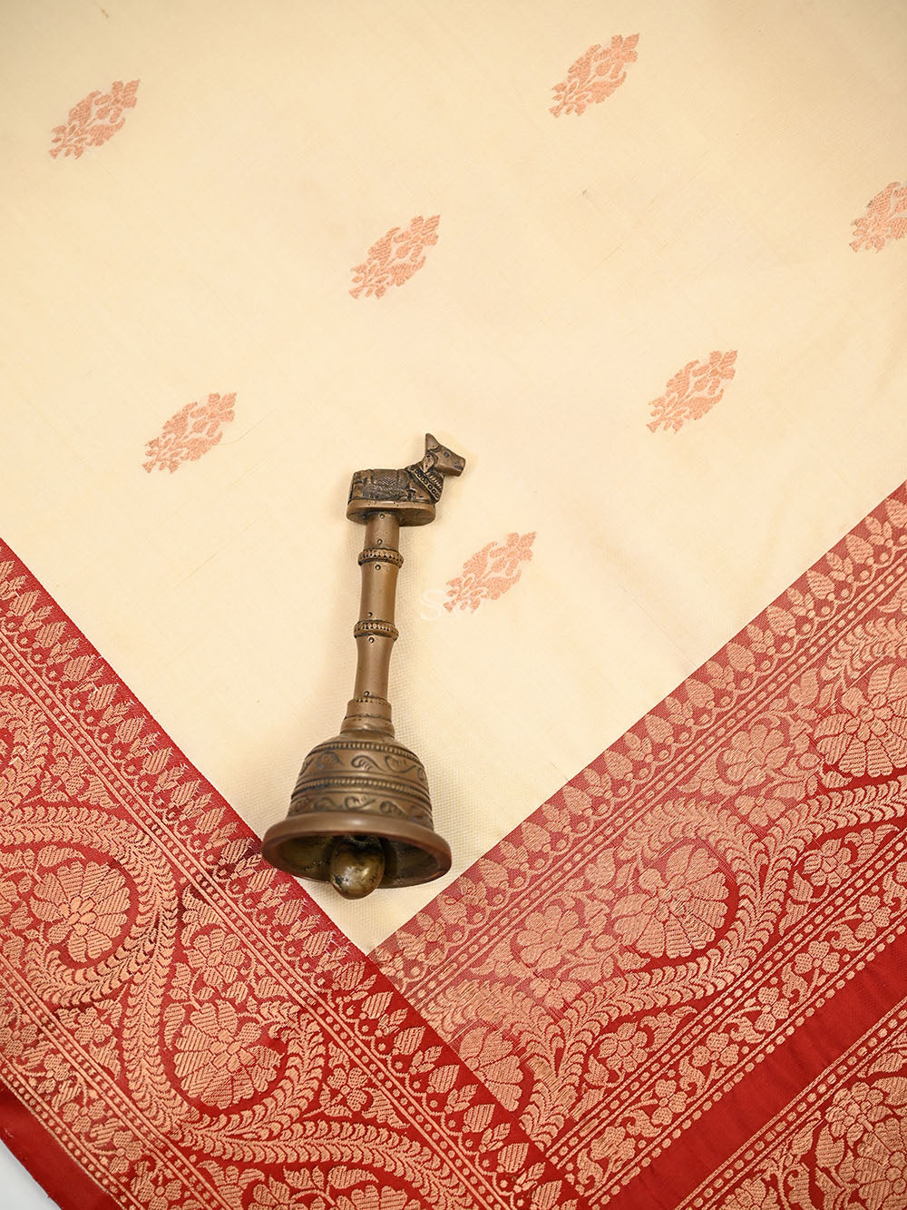 Beige Maroon Floral Boota Katan Silk Handloom Banarasi Saree - Sacred Weaves