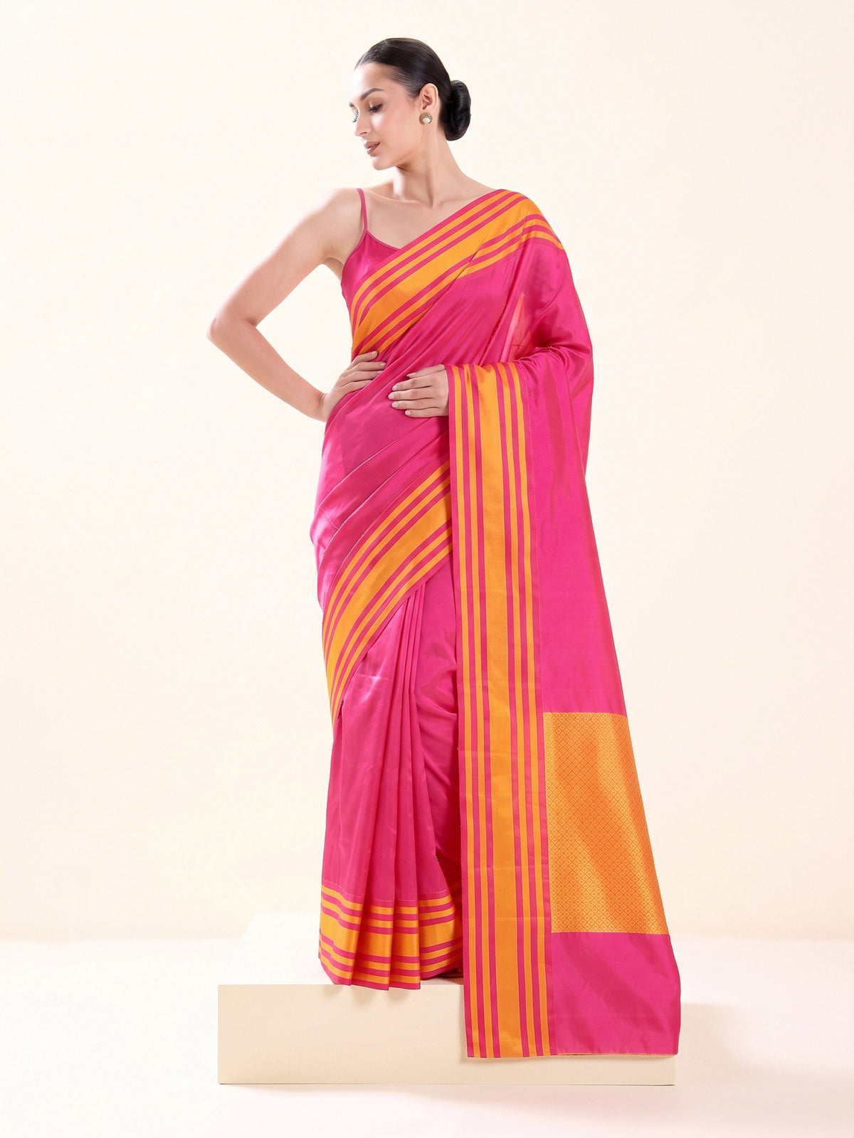 Dark Pink Plain Katan Silk Handloom Banarasi Saree - Sacred Weaves