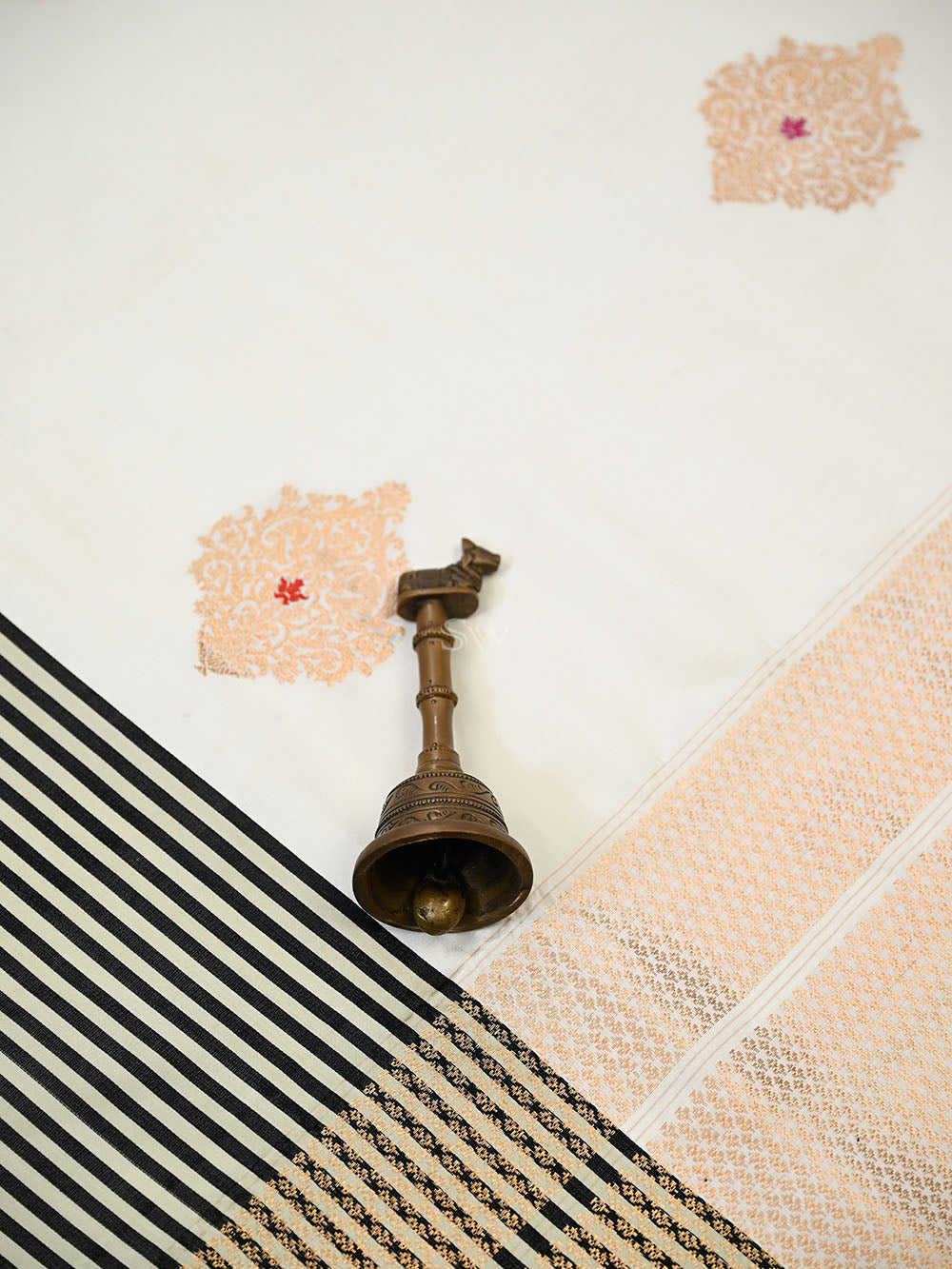 White Meenakari Booti Satin Silk Handloom Banarasi Saree - Sacred Weaves