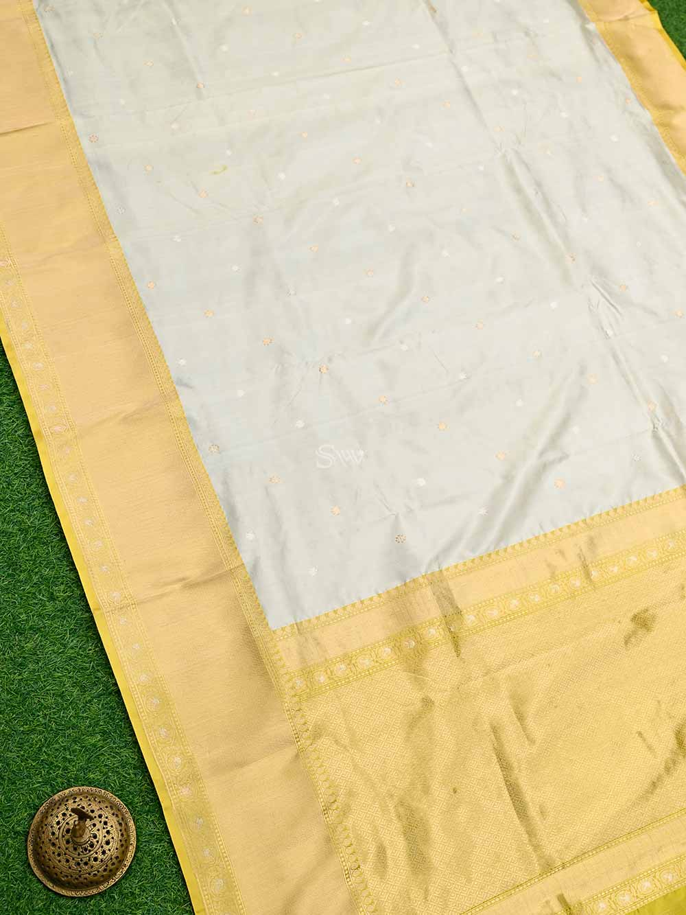 Cream Booti Katan Silk Handloom Banarasi Saree - Sacred Weaves