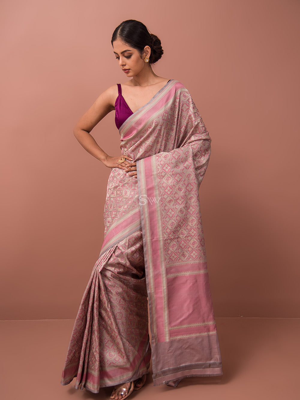 Grey Pink Tanchoi Silk Handloom Banarasi Saree - Sacred Weaves