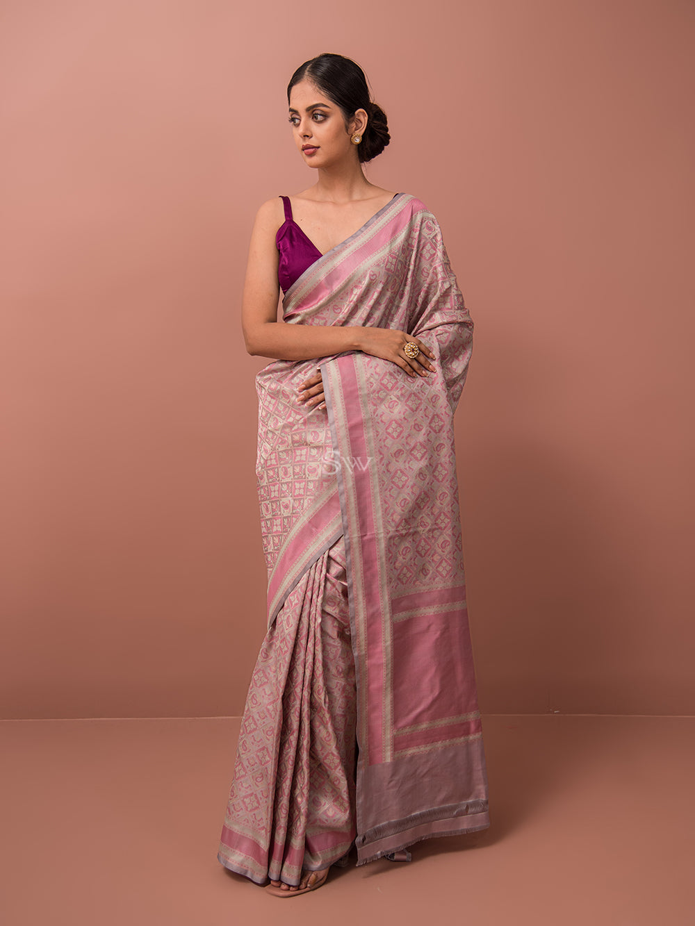 Grey Pink Tanchoi Silk Handloom Banarasi Saree - Sacred Weaves