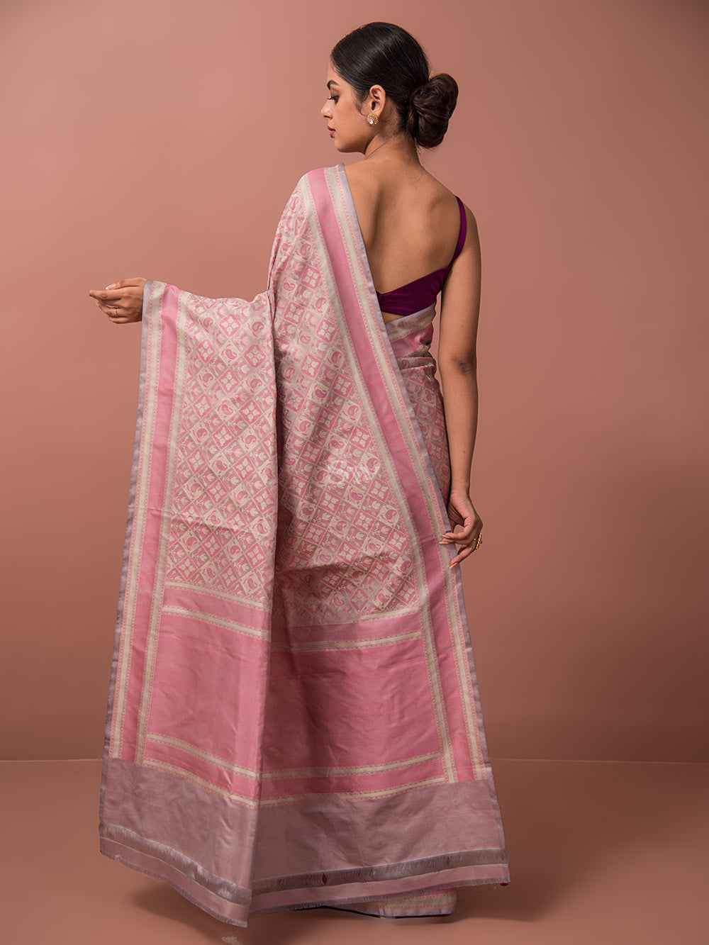 Grey Pink Tanchoi Silk Handloom Banarasi Saree - Sacred Weaves