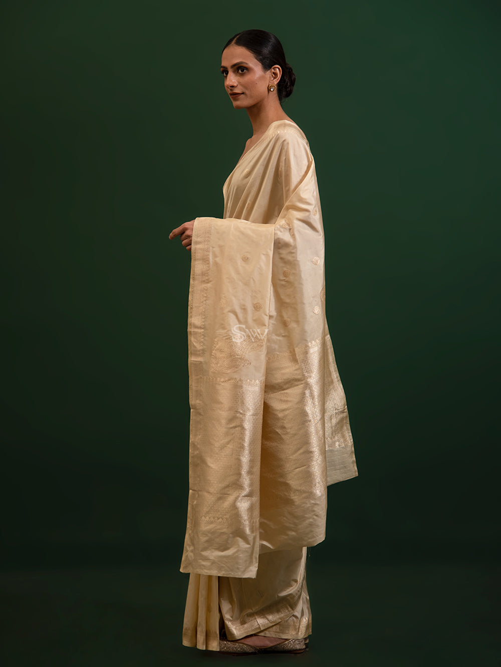 Beige Konia Katan Silk Handloom Banarasi Saree - Sacred Weaves