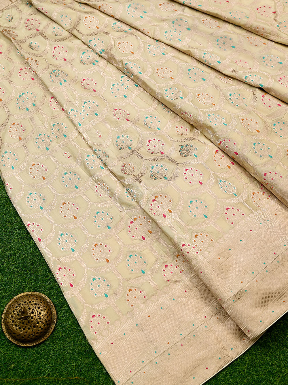 Beige Meenakari Silk Handloom Banarasi Lehenga