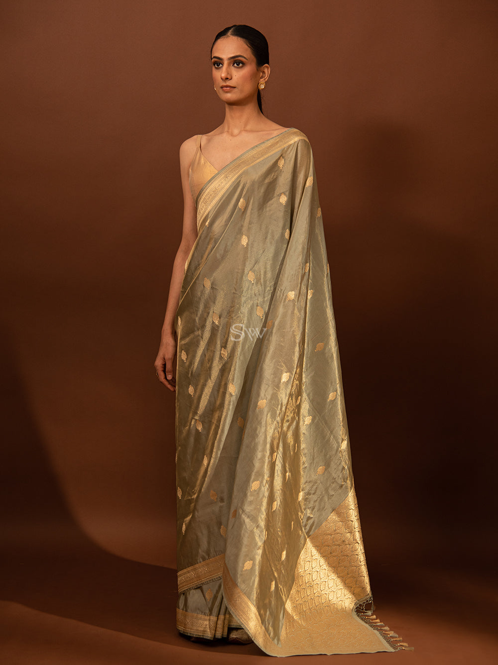 Grey Booti Katan Tissue Handloom Banarasi Saree - Sacred Weaves