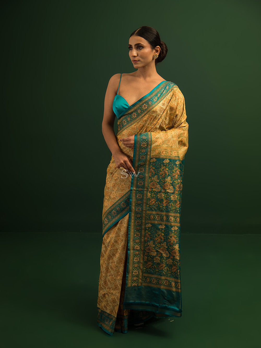 Cream Tanchoi Silk Handloom Banarasi Saree - Sacred Weaves