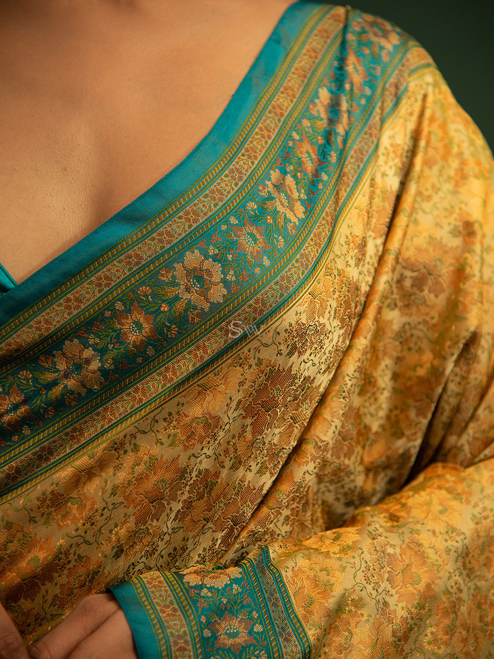 Cream Tanchoi Silk Handloom Banarasi Saree - Sacred Weaves