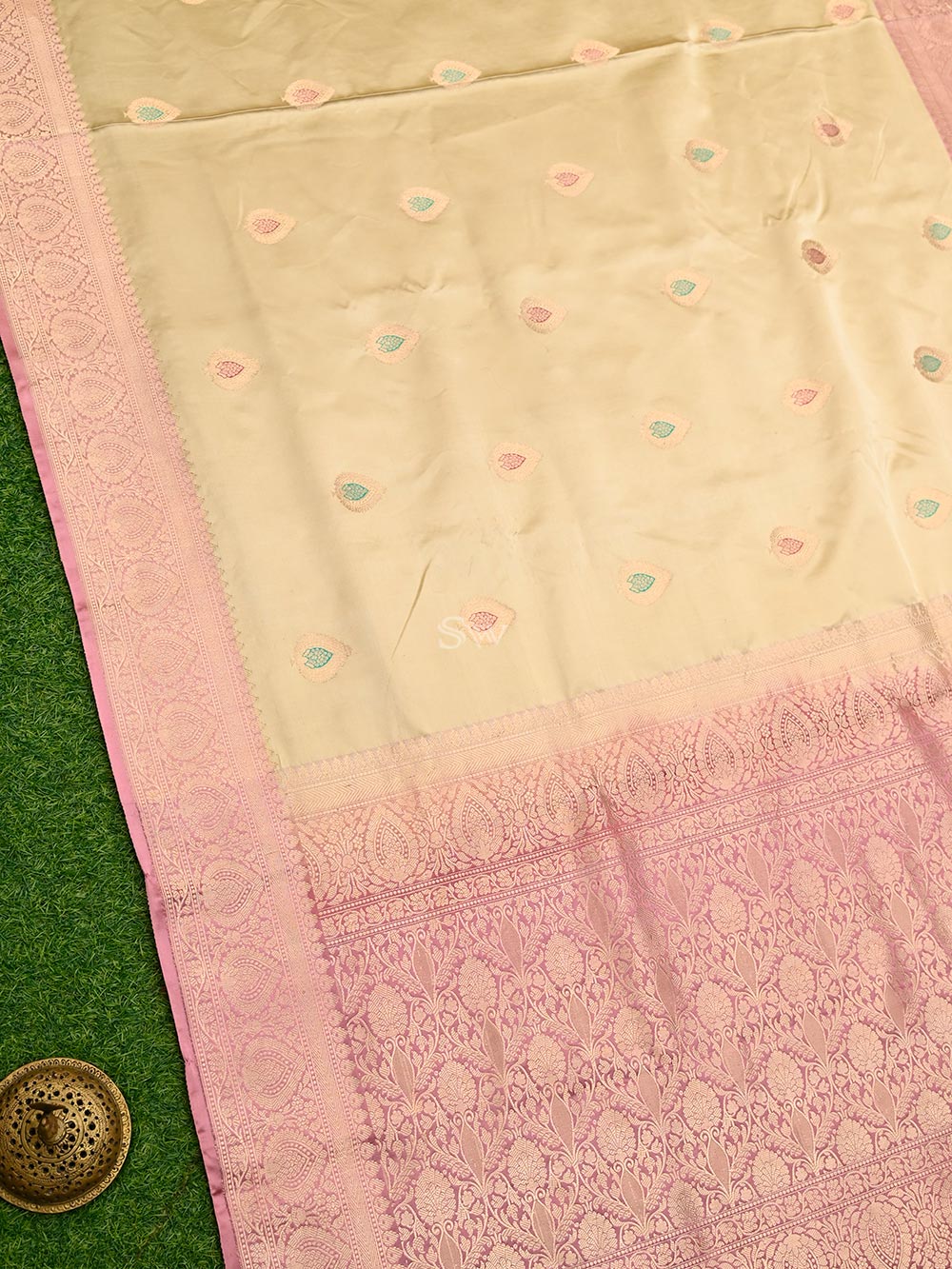 Cream Boota Satin Silk Handloom Banarasi Saree - Sacred Weaves