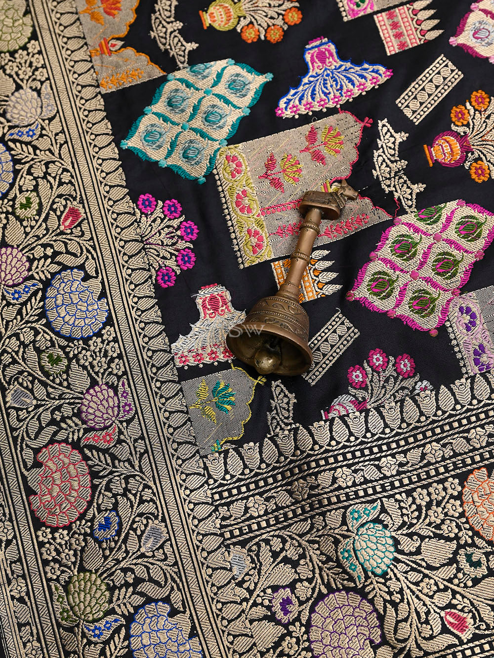 Black Meenakari Katan Silk Handloom Banarasi Saree