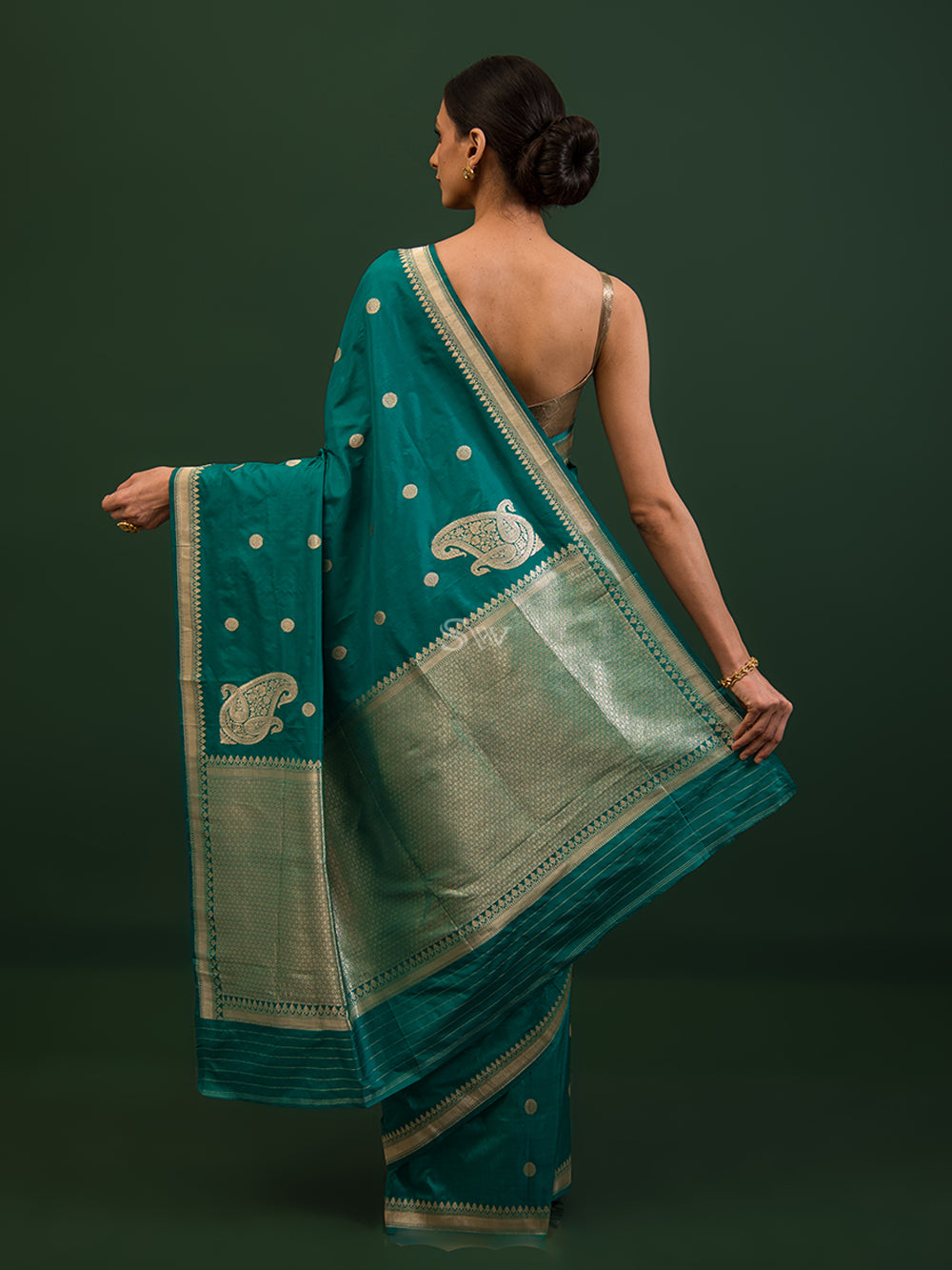 Teal Green Konia Katan Silk Handloom Banarasi Saree - Sacred Weaves