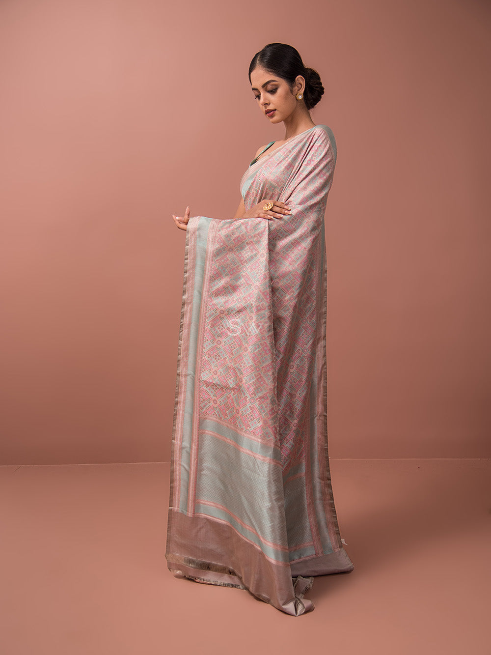 Beige Pink Tanchoi Silk Handloom Banarasi Saree - Sacred Weaves