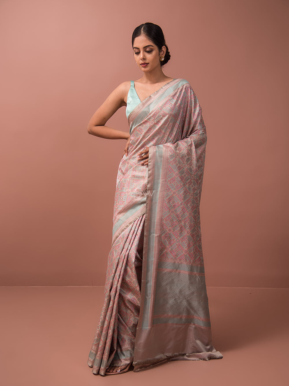 Beige Pink Tanchoi Silk Handloom Banarasi Saree - Sacred Weaves