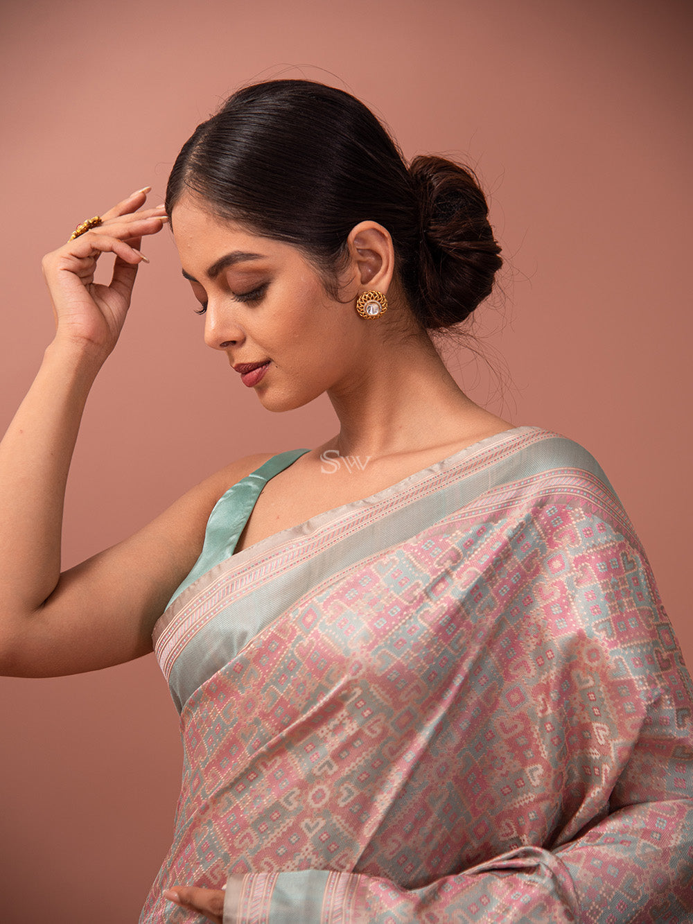 Beige Pink Tanchoi Silk Handloom Banarasi Saree - Sacred Weaves