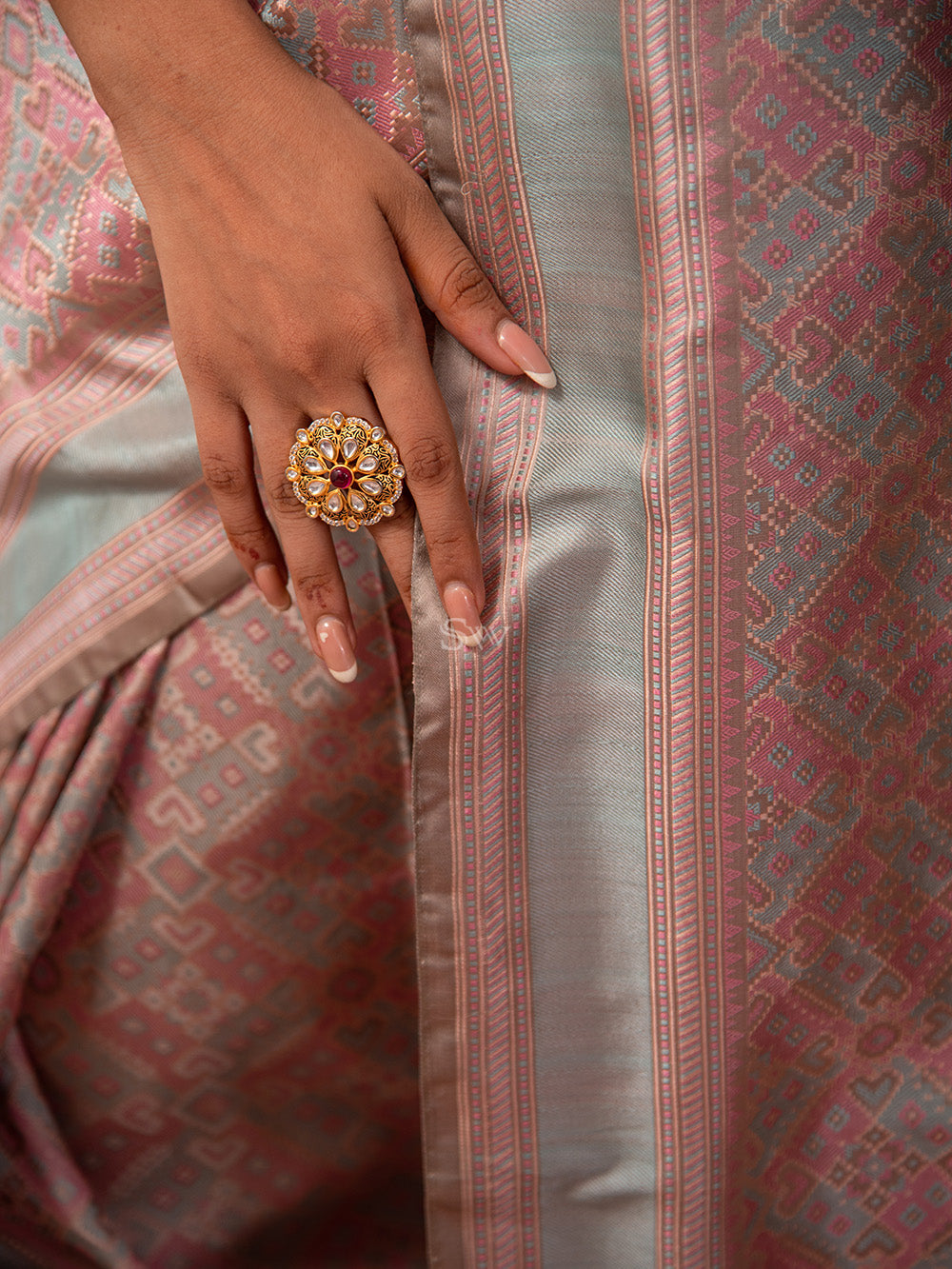 Beige Pink Tanchoi Silk Handloom Banarasi Saree - Sacred Weaves