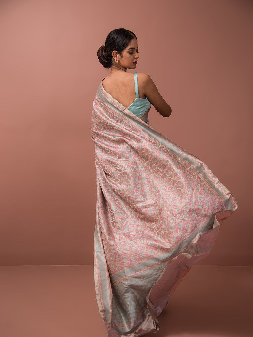 Beige Pink Tanchoi Silk Handloom Banarasi Saree - Sacred Weaves