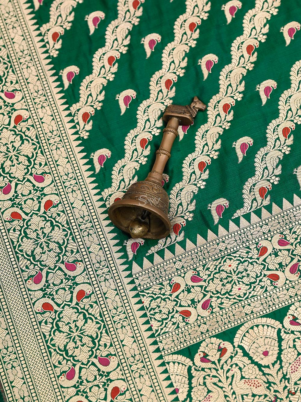 Bottle Green Shikargah Katan Silk Handloom Banarasi Saree - Sacred Weaves