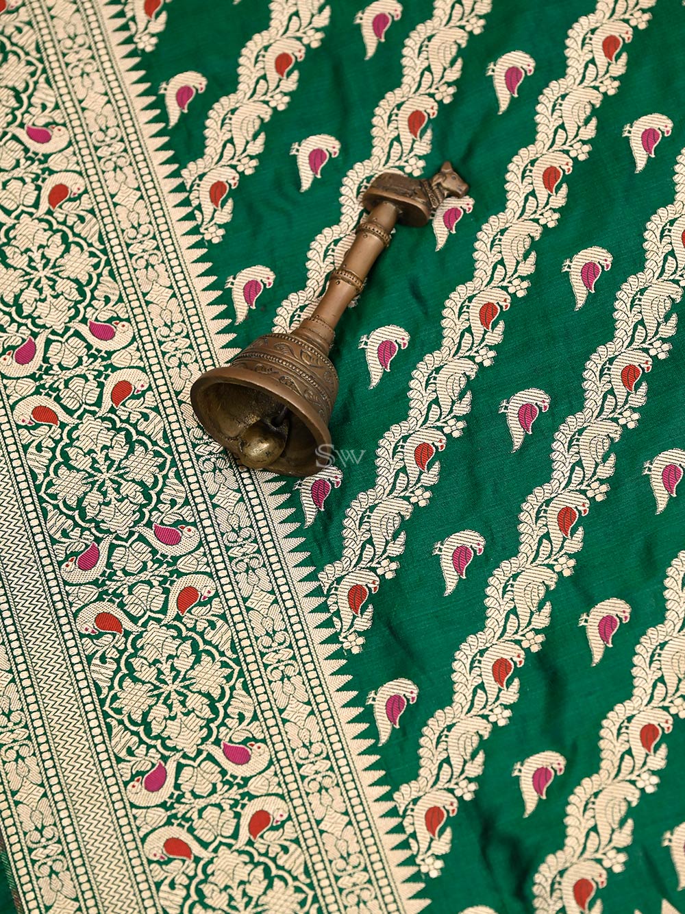 Bottle Green Shikargah Katan Silk Handloom Banarasi Saree - Sacred Weaves