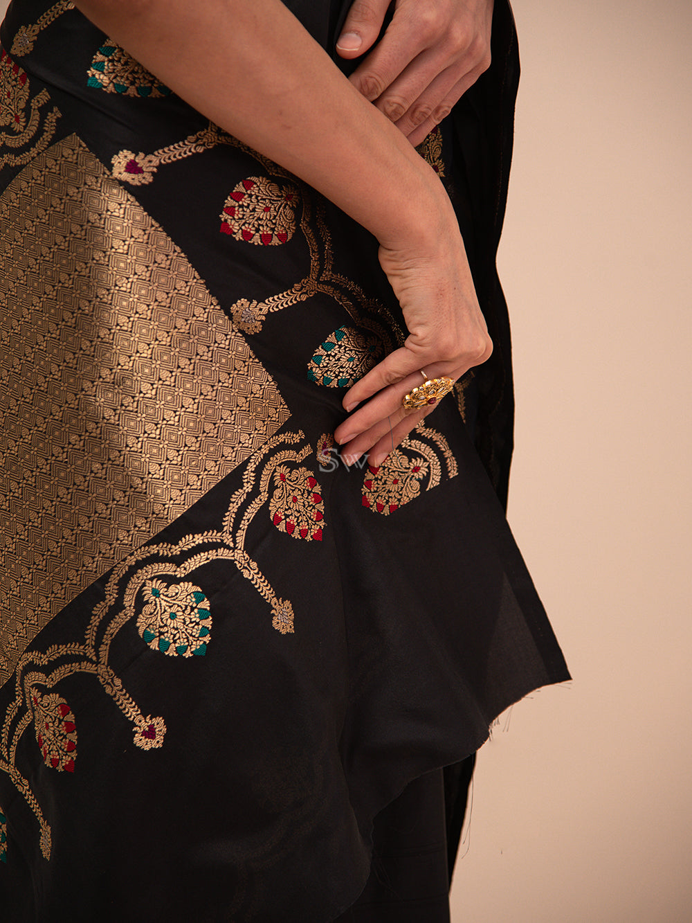 Black Meenakari Booti Katan Silk Handloom Banarasi Saree - Sacred Weaves